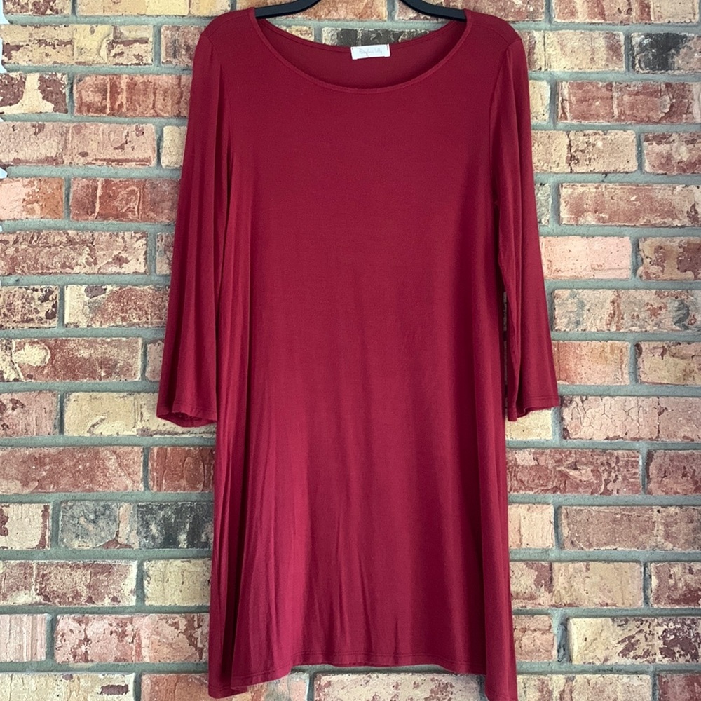 red 3/4 length sleeve float dress